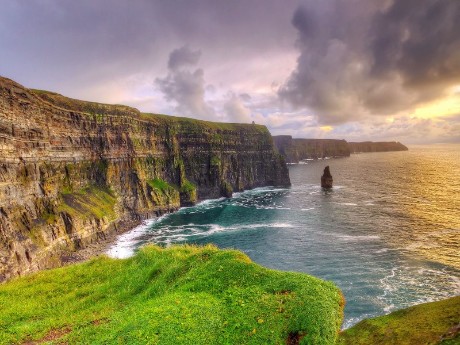 Ireland, hills, green coast, cliffs, golf vacation, holidays in Ireland, golf trip