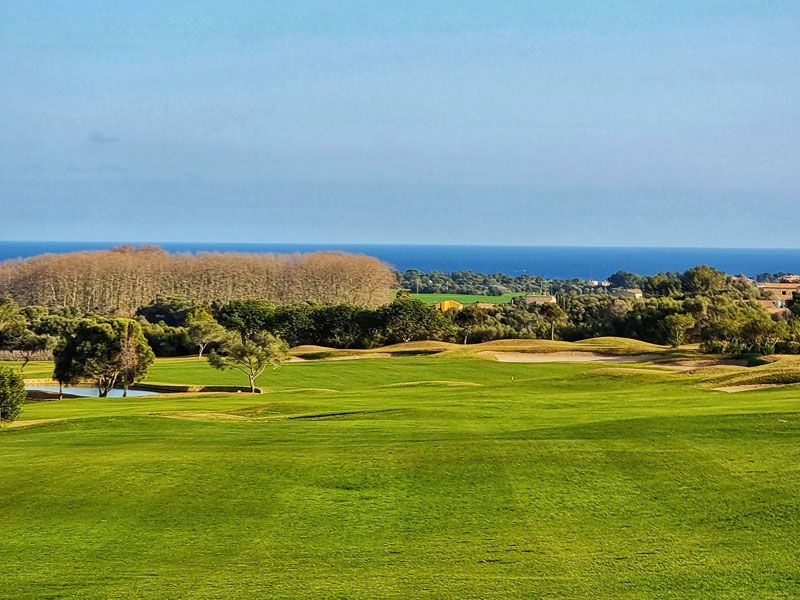 Pula Golf, Golfplatz, Meer, Sträucher, Bunker, Hügel